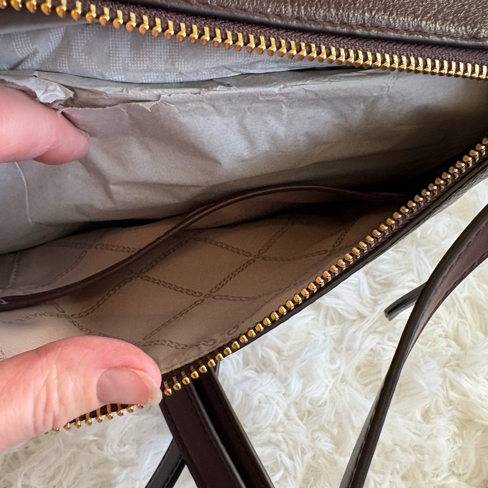 Michael Kors crosby medium messenger in barolo - Picture 6 of 7